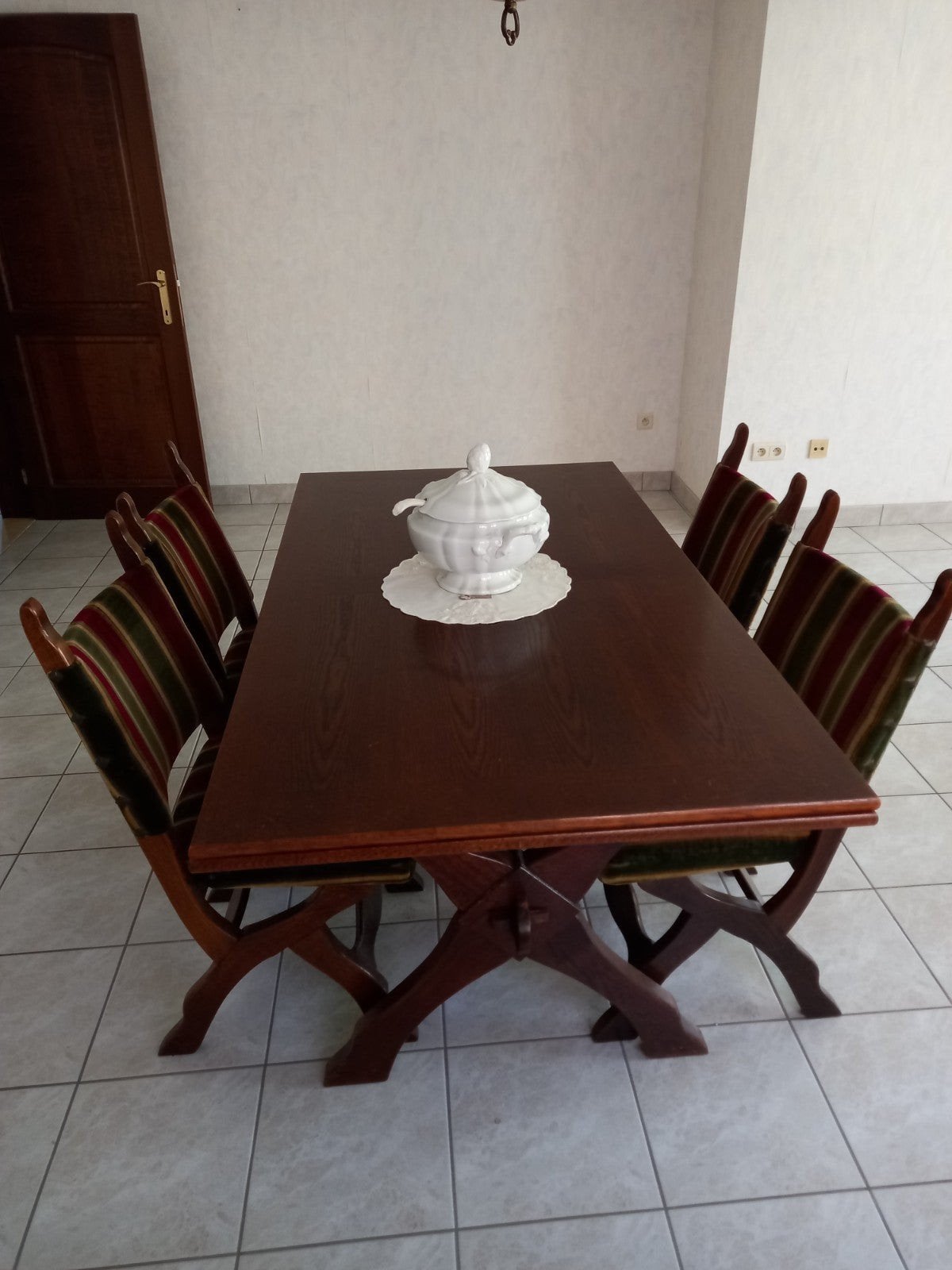 Eiken tafel met 4 stoelen, Ophalen