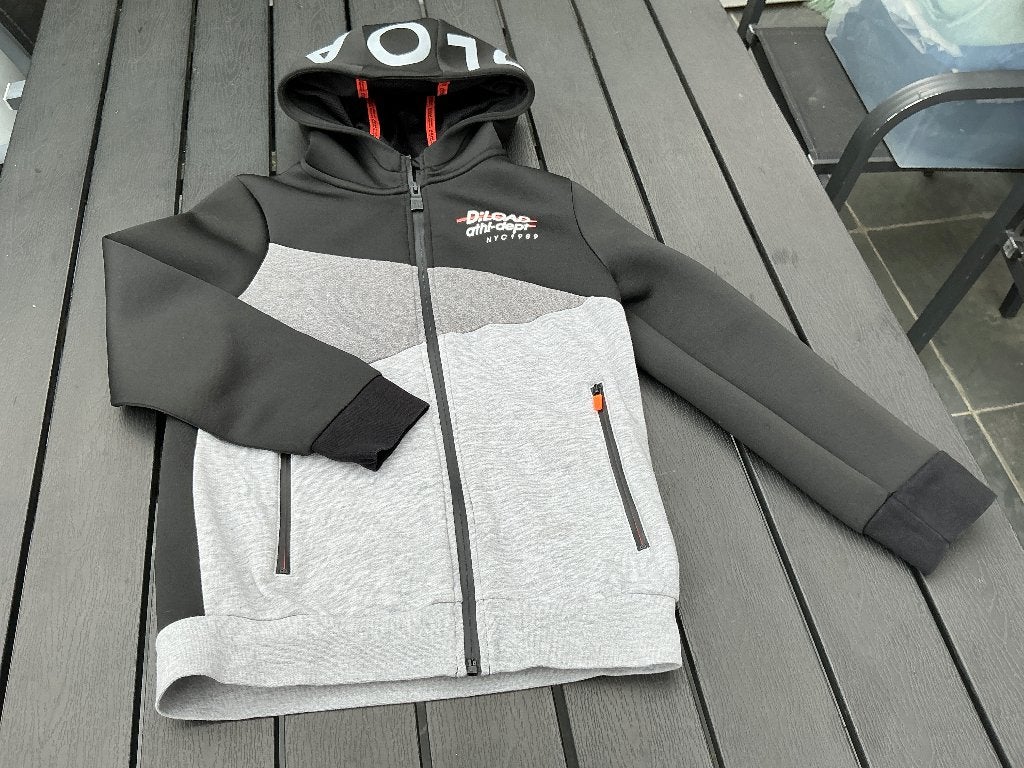 Vestje maat 146-152, Kinderen en Baby's, Kinderkleding | Maat 146, Ophalen of Verzenden, Gebruikt, Jongen, Trui of Vest