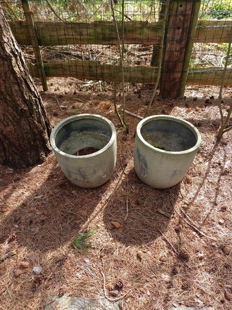potten polyester en steen, Ophalen, Steen