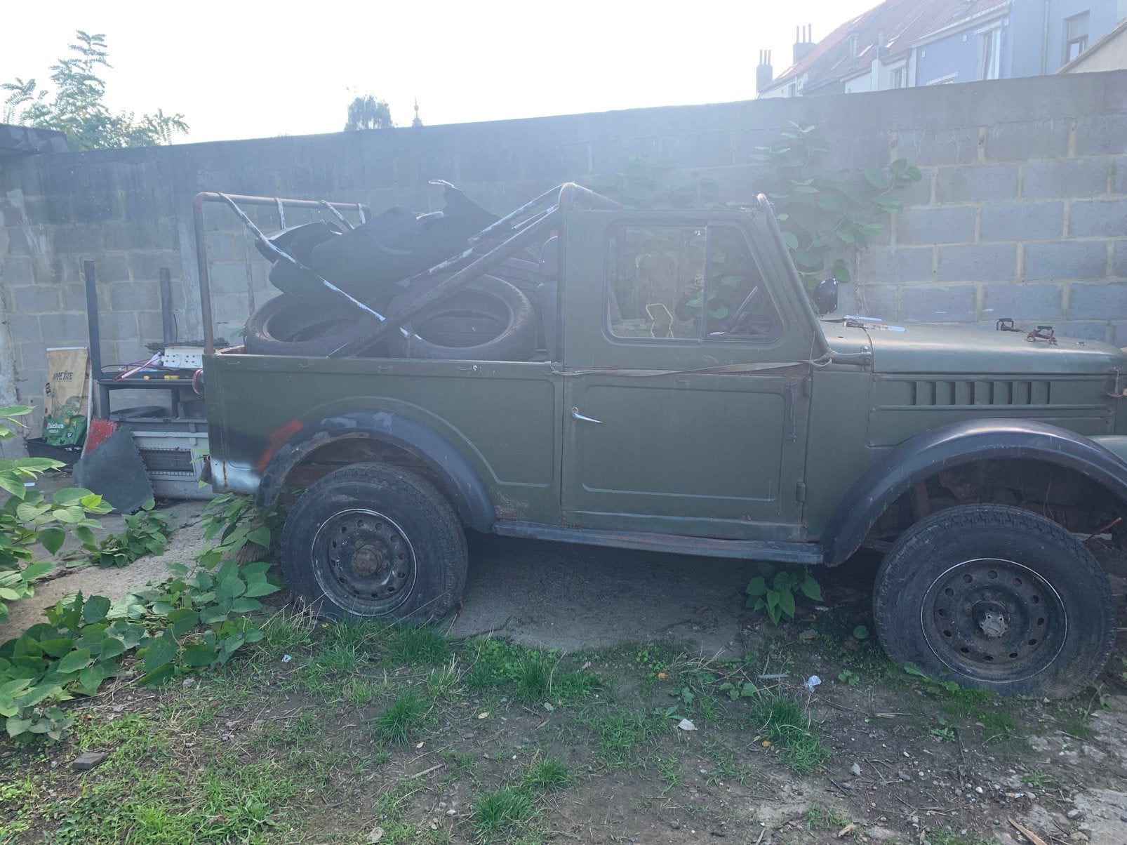 Jeep, de marque russe, Autos : Pièces & Accessoires, Enlèvement ou Envoi, Jeep
