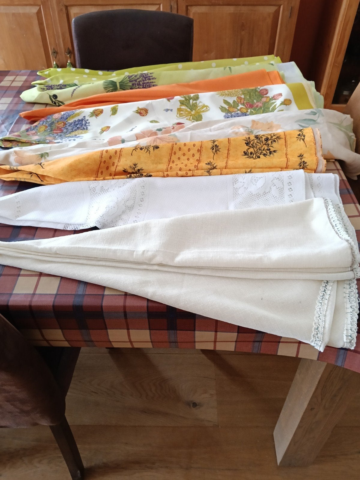 Ronde tafelkleedjes 7€ per stuk, Ophalen, Rond, Zo goed als nieuw, Polyester