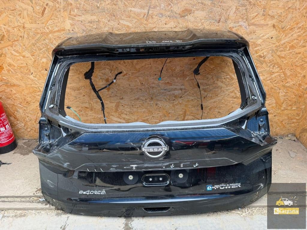 Nissan X-Trail T33 2021- achterklep, Takashima 1-chome 1-1
220-8686  Yokohama, NISSAN_SR@mail.nissan.co.jp, Nissan, Gebruikt