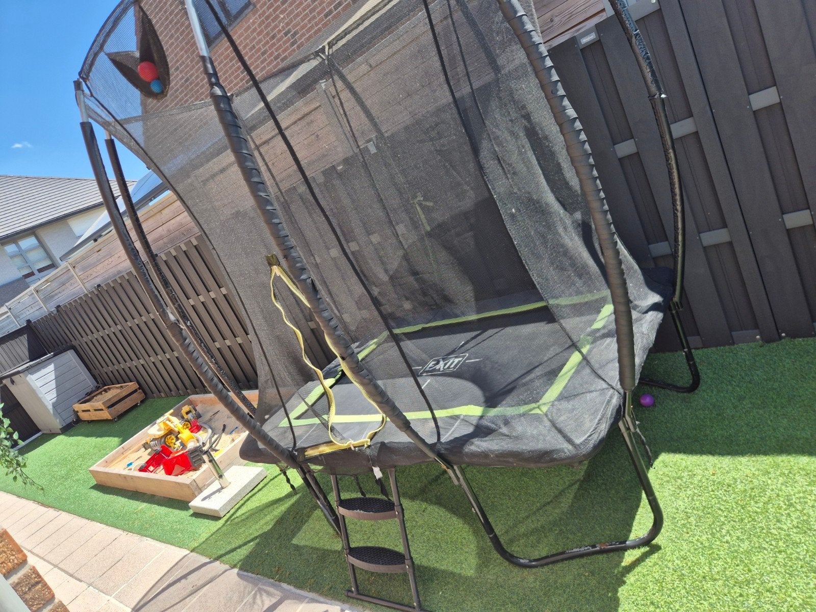 Trampoline Exit 214x153, Enfants & Bébés, Jouets | Extérieur | Trampolines, Enlèvement
