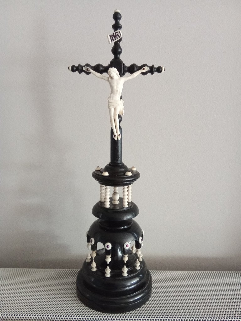 Antiek altaar kapel met corpus Christi in been., Enlèvement ou Envoi, Utilisé, Christianisme | Catholique