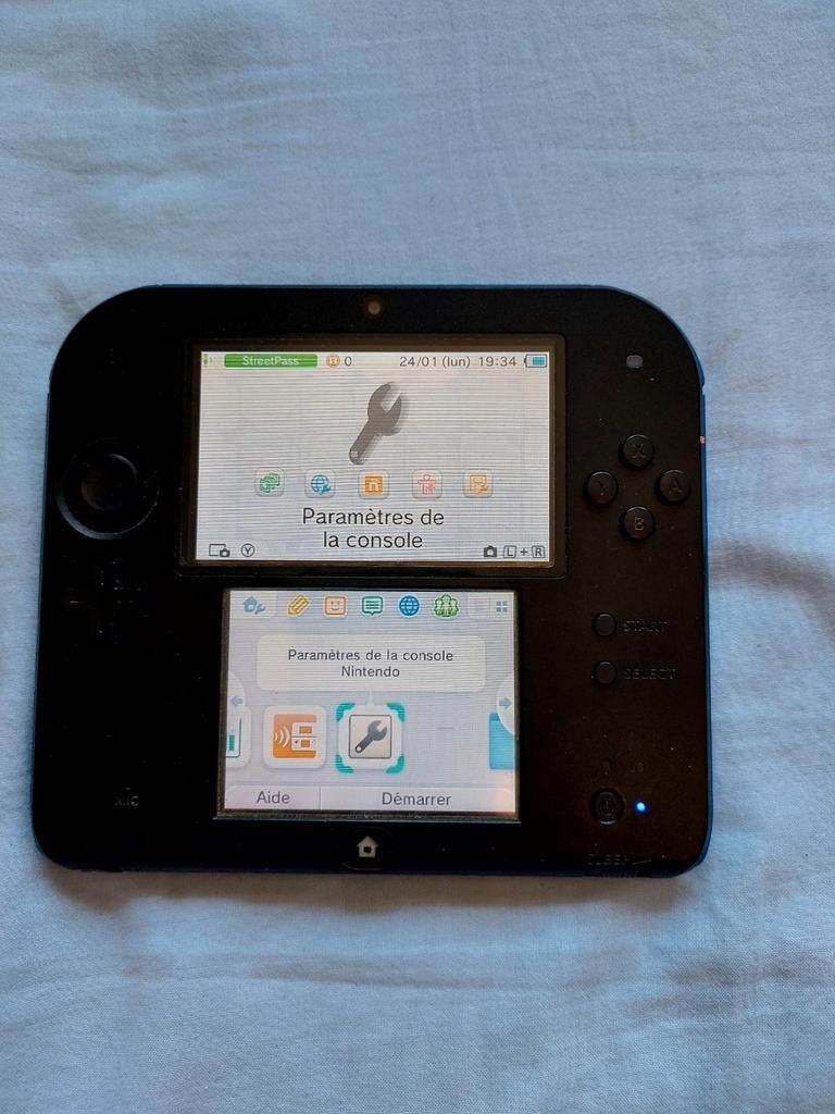 Nintendo 2ds zwart en blauw, Games en Spelcomputers, Spelcomputers | Nintendo 2DS en 3DS, Ophalen, Gebruikt, 2DS