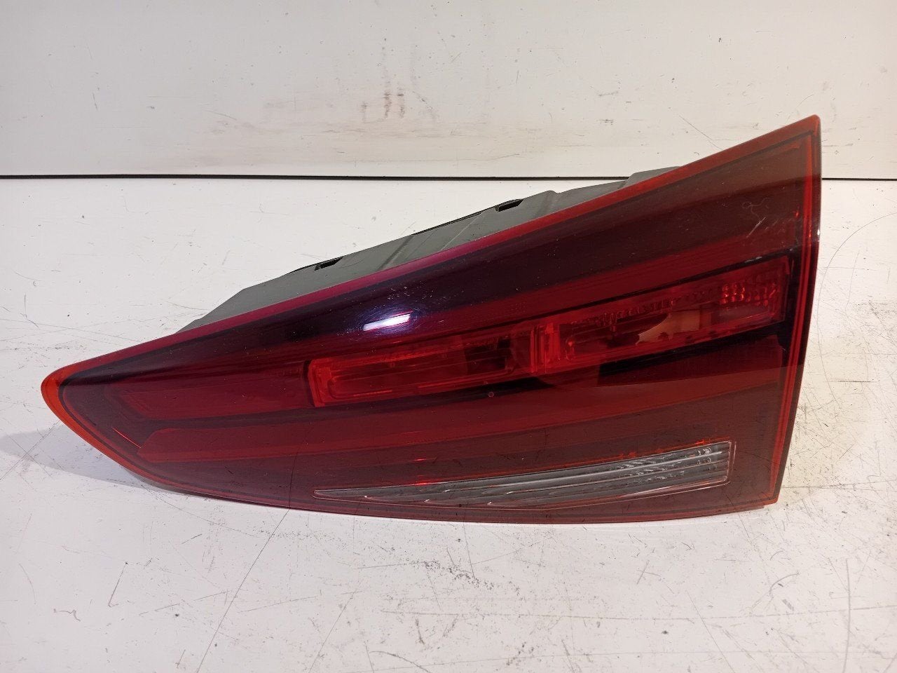 Achterlicht kofferdeksel achterklep rechts Hyundai Tucson, Onderdelen@venauto.nl, Van der Ven Autorecycling B.V., Ettenseweg 76, 4706 PB Roosendaal, The Netherlands
