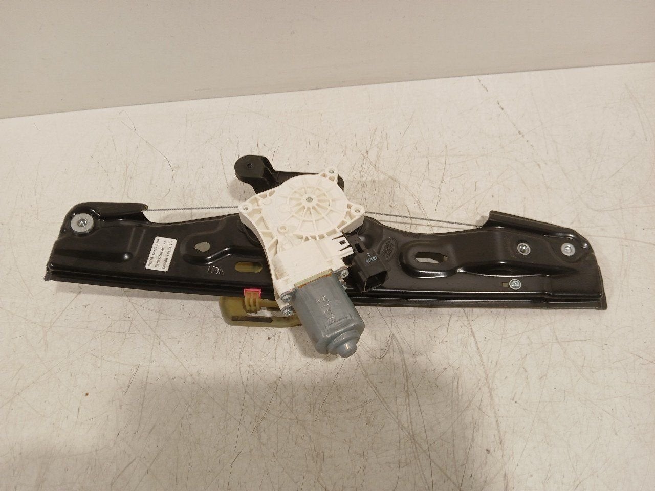 Raammechaniek elektrisch links achter Land Rover Discovery, Onderdelen@venauto.nl, Van der Ven Autorecycling B.V., Ettenseweg 76, 4706 PB Roosendaal, The Netherlands