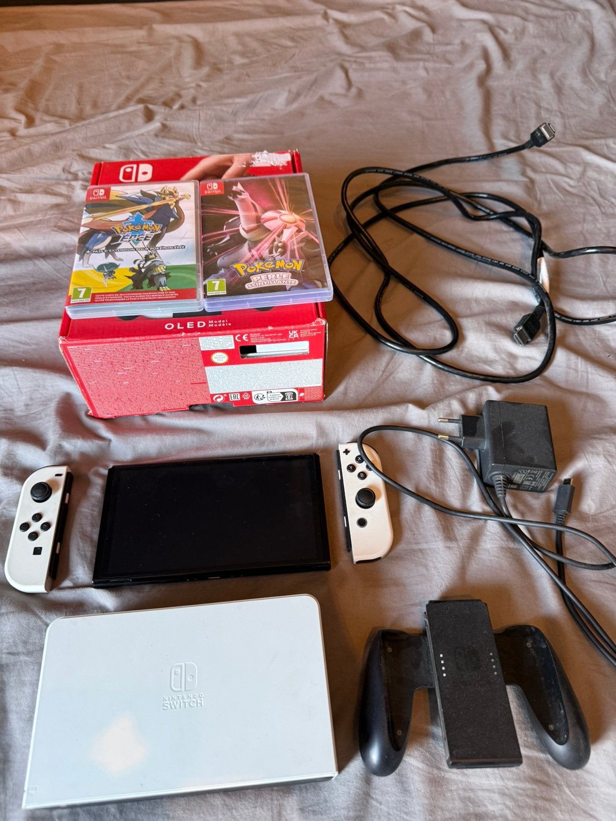 nintendo switch oled ( 2 jeux ), Consoles de jeu & Jeux vidéo, Enlèvement, Comme neuf, Switch OLED