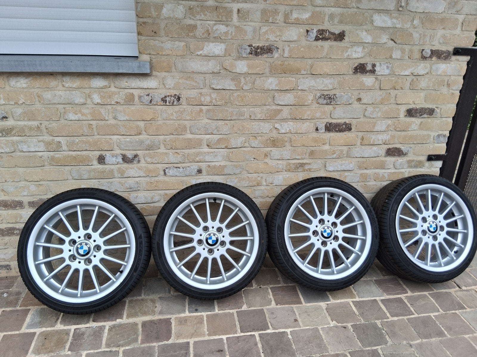 Bmw E36 style 32 17 inch met nieuwe zomeranden, Autos : Pièces & Accessoires, Pneus et Jantes, Véhicule de tourisme, Pneus été