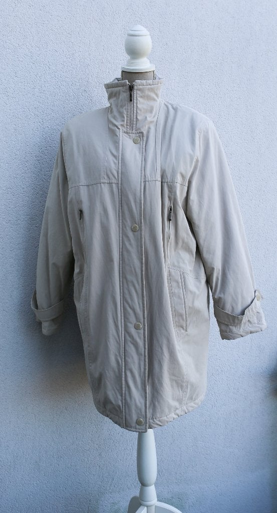 Beige jas T44-46, Kleding | Dames, Jassen | Winter, Beige, Maat 46/48 (XL) of groter, Ophalen of Verzenden, Zo goed als nieuw