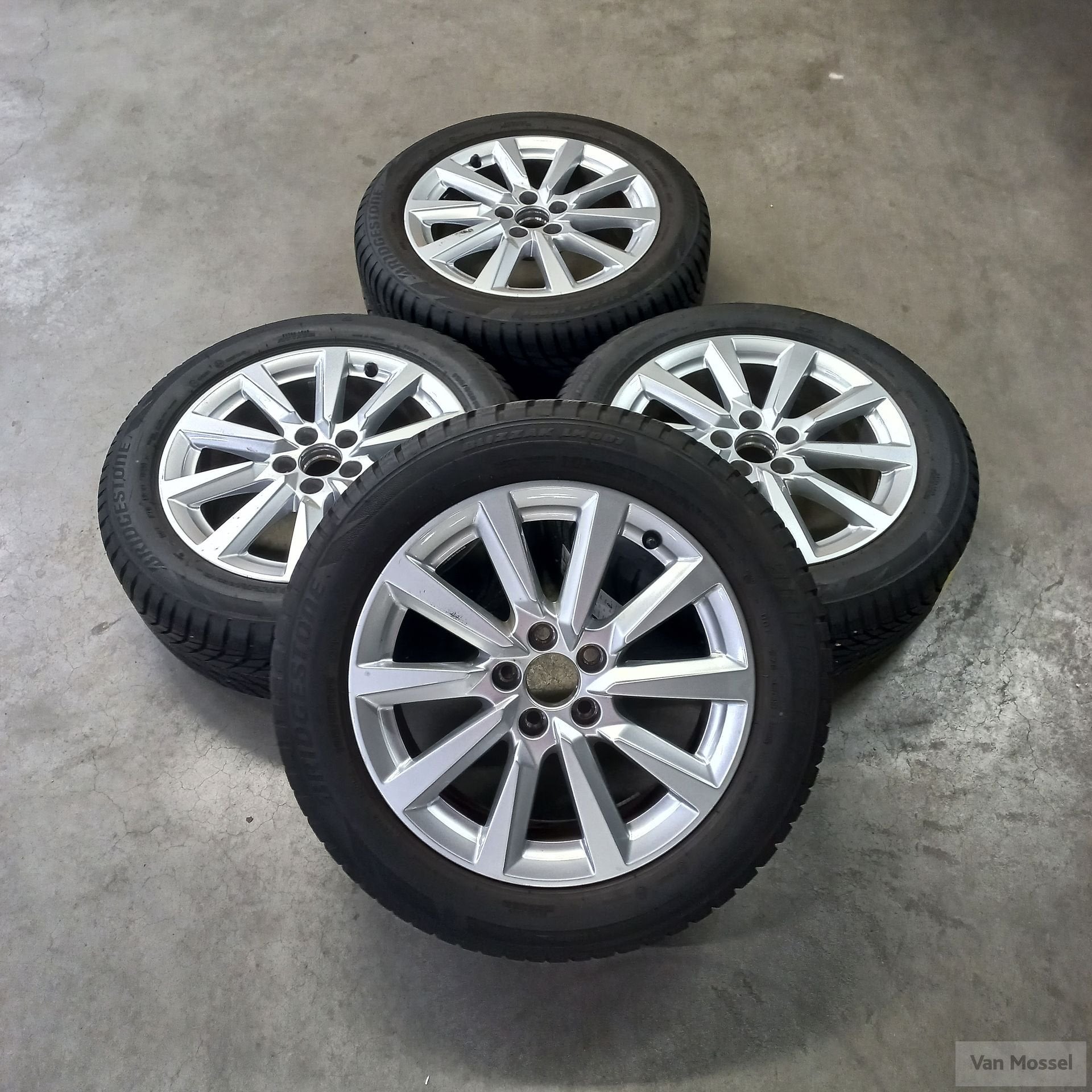 Audi A1 Bridgestone Blizzak Lm001 195/55/R16 91V, Auto-onderdelen, Gebruikt, -, Banden en Velgen, 195 mm