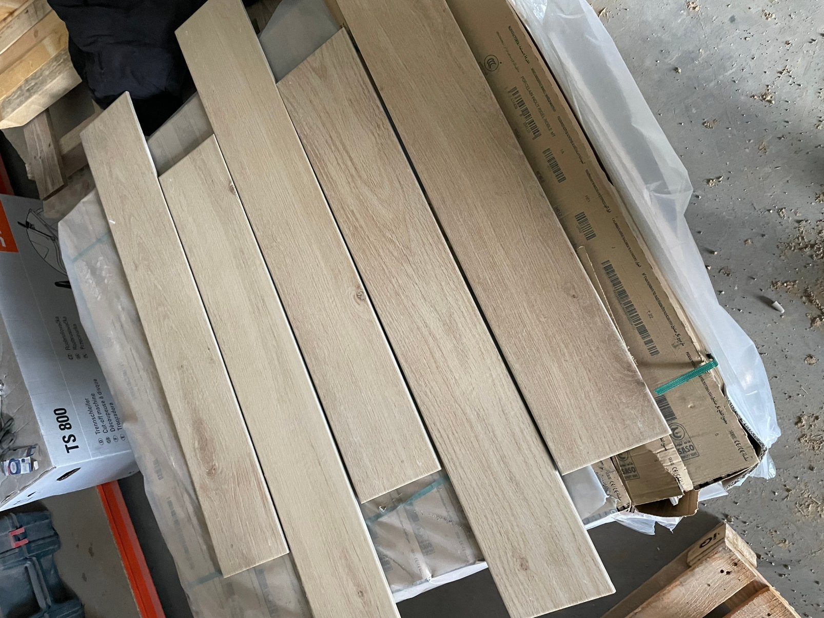 Parket tegel keramische 90cm x 15cm, Ophalen, Zo goed als nieuw, Parket