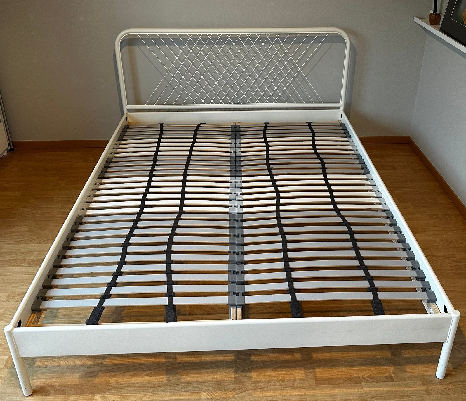 Lit IKEA NESTTUN 160x200 blanc + sommier LÖNSET, Maison & Meubles, Comme neuf, Enlèvement, Blanc, 200 cm