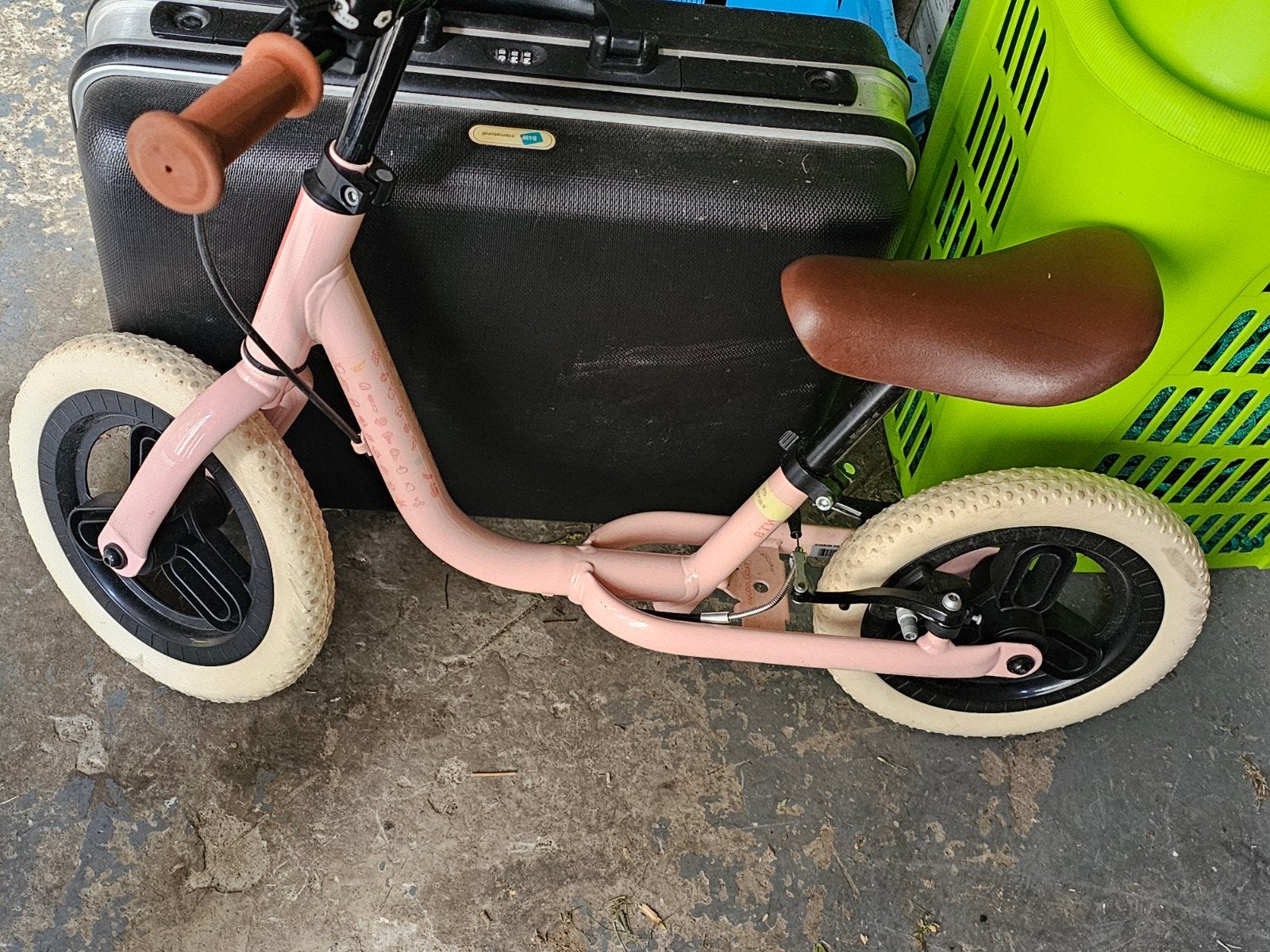 Roze loopfiets