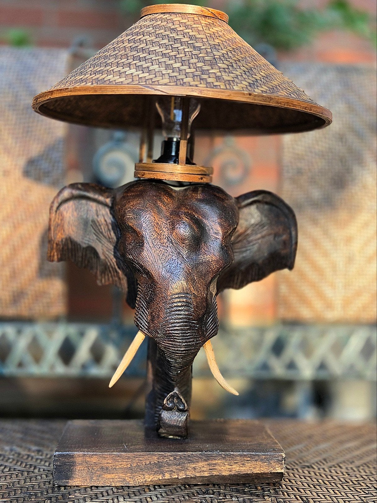 Lampe Exotique Éléphant, Antiquités & Art, Art | Sculptures & Bois