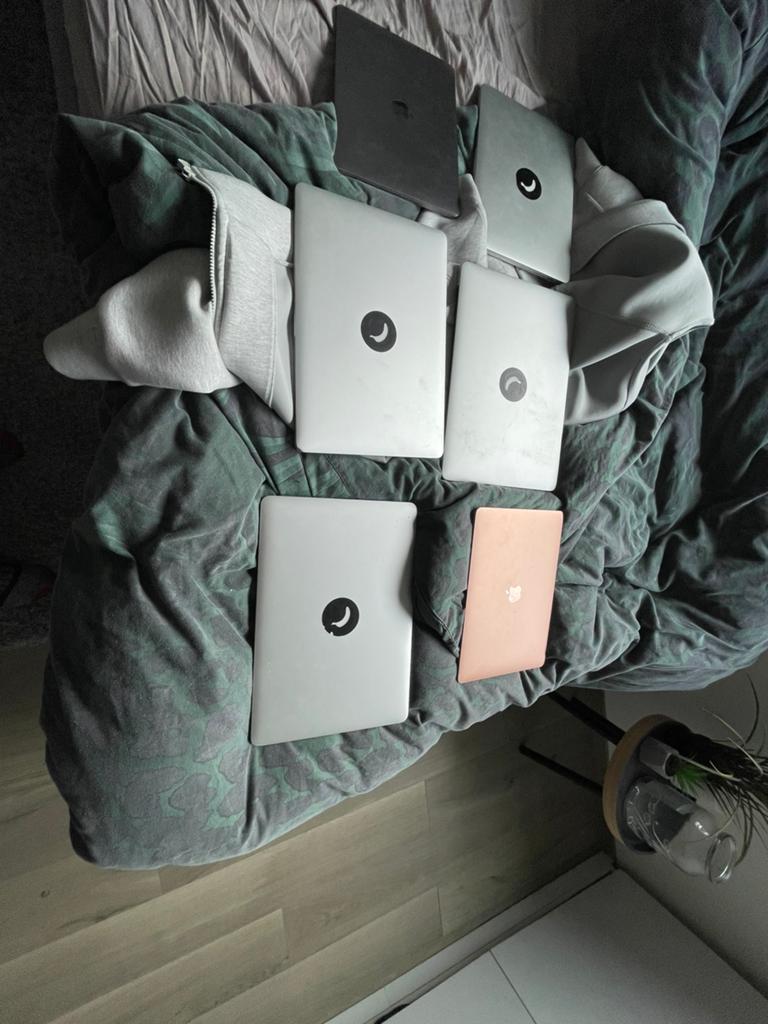 Macbooks (defect), Computers en Software, Pc speakers, Ophalen of Verzenden, Zo goed als nieuw
