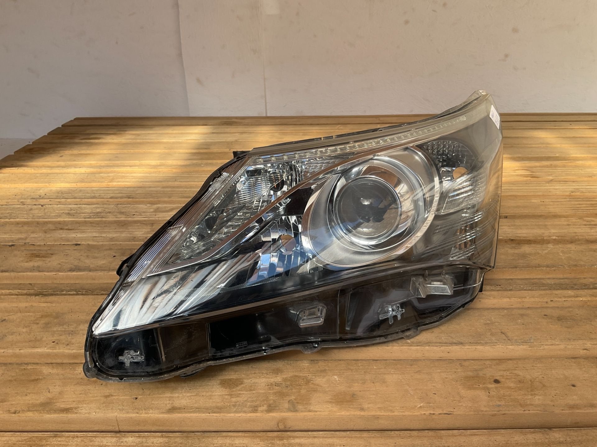 Phare gauche Toyota Avensis 3 T27 11 15 b4-5153, Info@toyota.co.jp, Toyota Motor Corporation, Toyota-Cho 1
471-8571  Toyota City