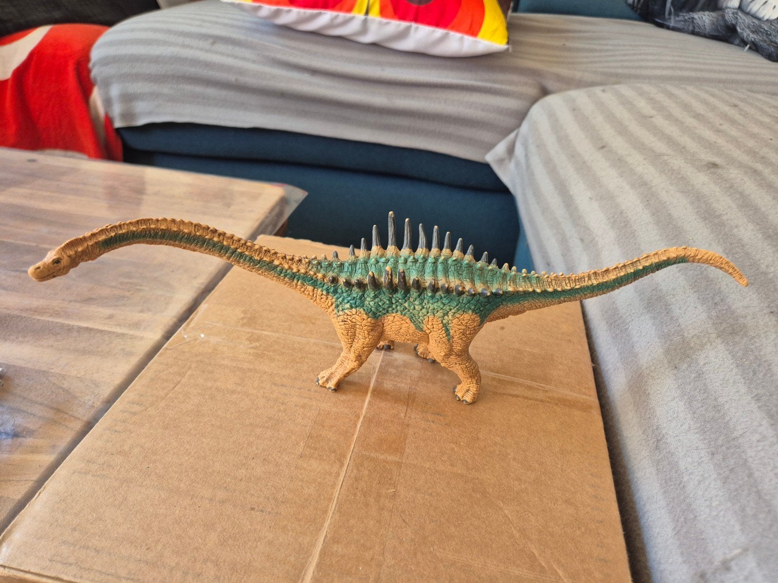 schleich dinosaurus, Envoi