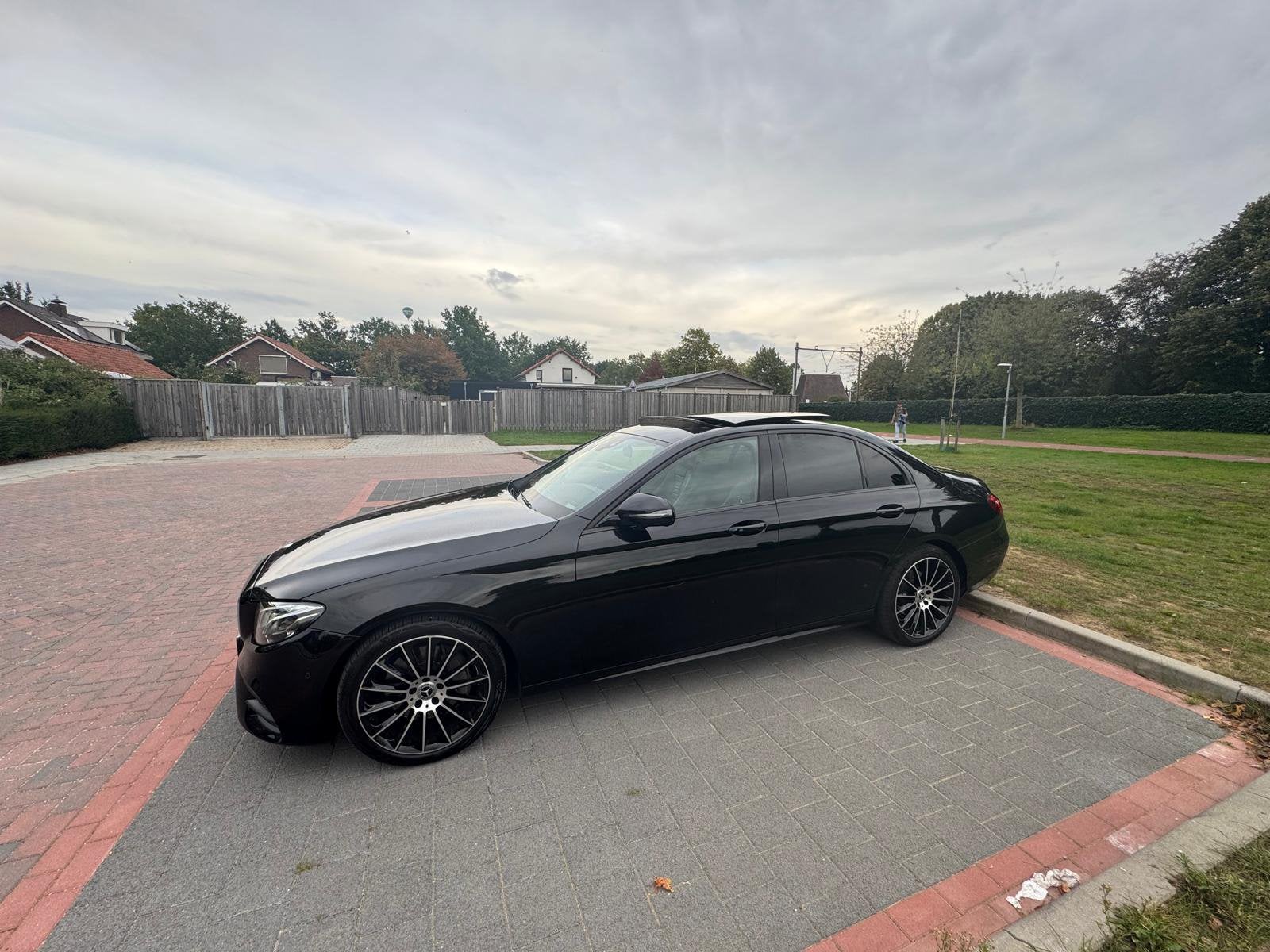 Mercedes E220 AMG w213 2019 en bon état, Autos : Pièces & Accessoires, Mercedes-Benz