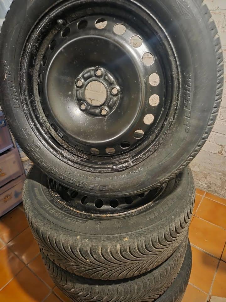 4 pneus Hiver sur jantes 205/55 R16 (5x108), Autos : Pièces & Accessoires, Pneus hiver, 16 pouces, Véhicule de tourisme, 205 mm