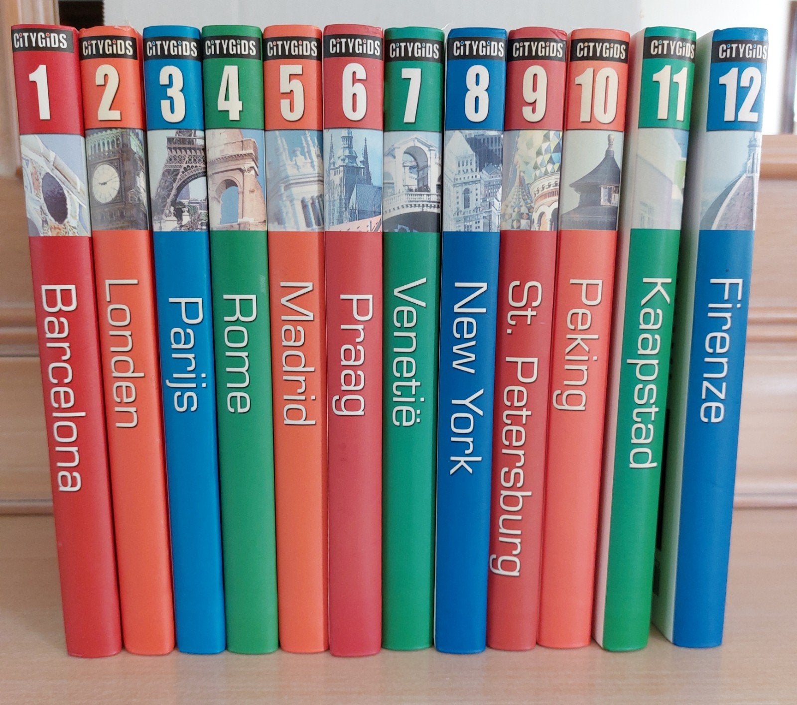 12 delige citygids - De mooiste wereldsteden., Ophalen of Verzenden, Zo goed als nieuw, Reisgids of -boek