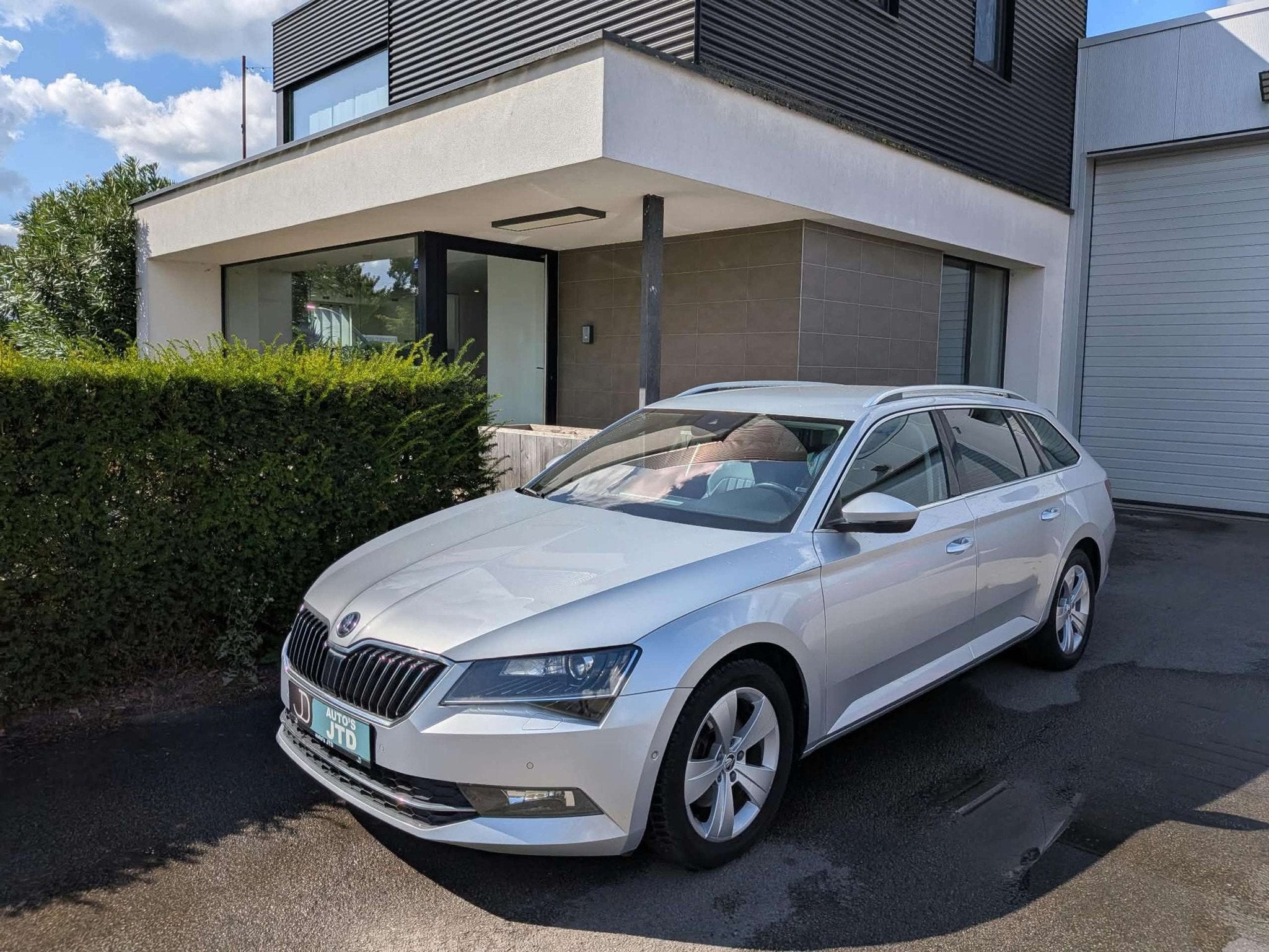 Skoda Superb Superb1.6 CR TDi Style DSG (automatique), Autos, Cuir, Argent ou Gris, Achat, Entreprise