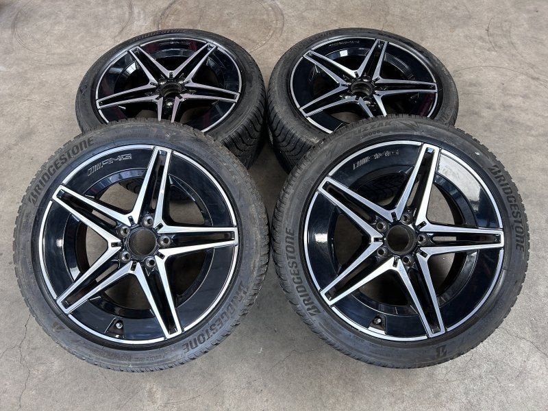 18 inch originele AMG velgen  winterbanden MB C klasse W206, Autos : Pièces & Accessoires, Pneus et Jantes, Pneus hiver, -, 18 pouces