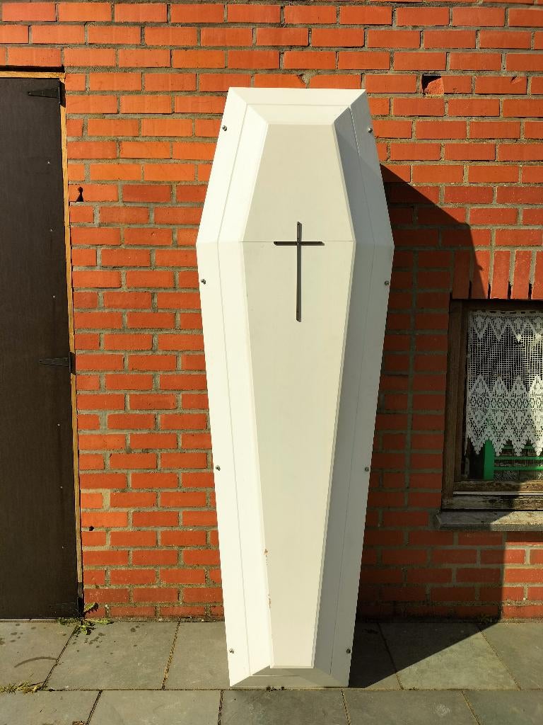 Echte doodskist (Halloween curiosa), Ophalen