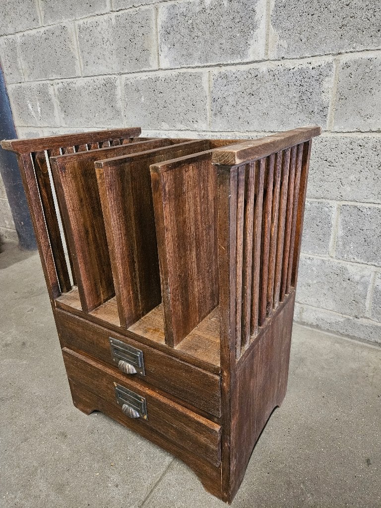 Armoire à rayonnerie/organiseur antique, Enlèvement