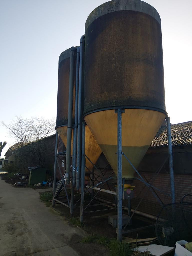 Voer silo, Ophalen