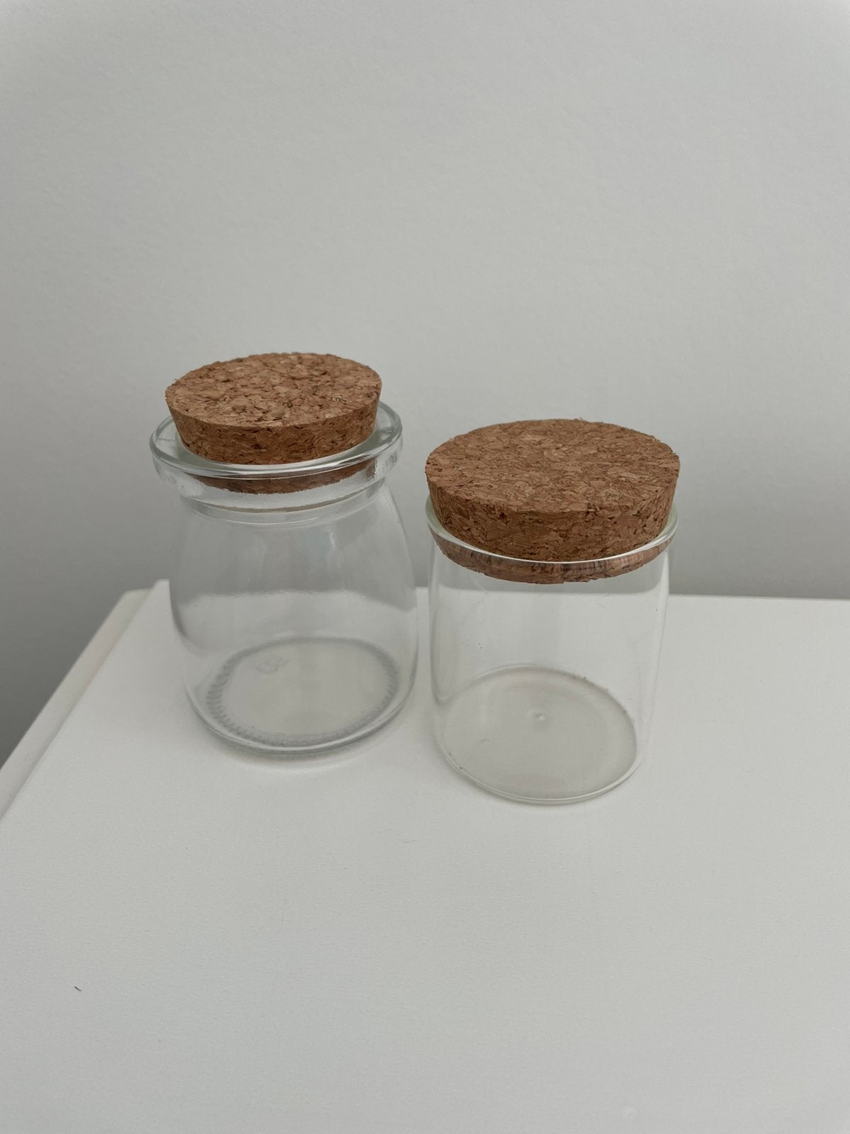 Mini potjes, Glas, Ophalen of Verzenden, Zo goed als nieuw, Met kurk