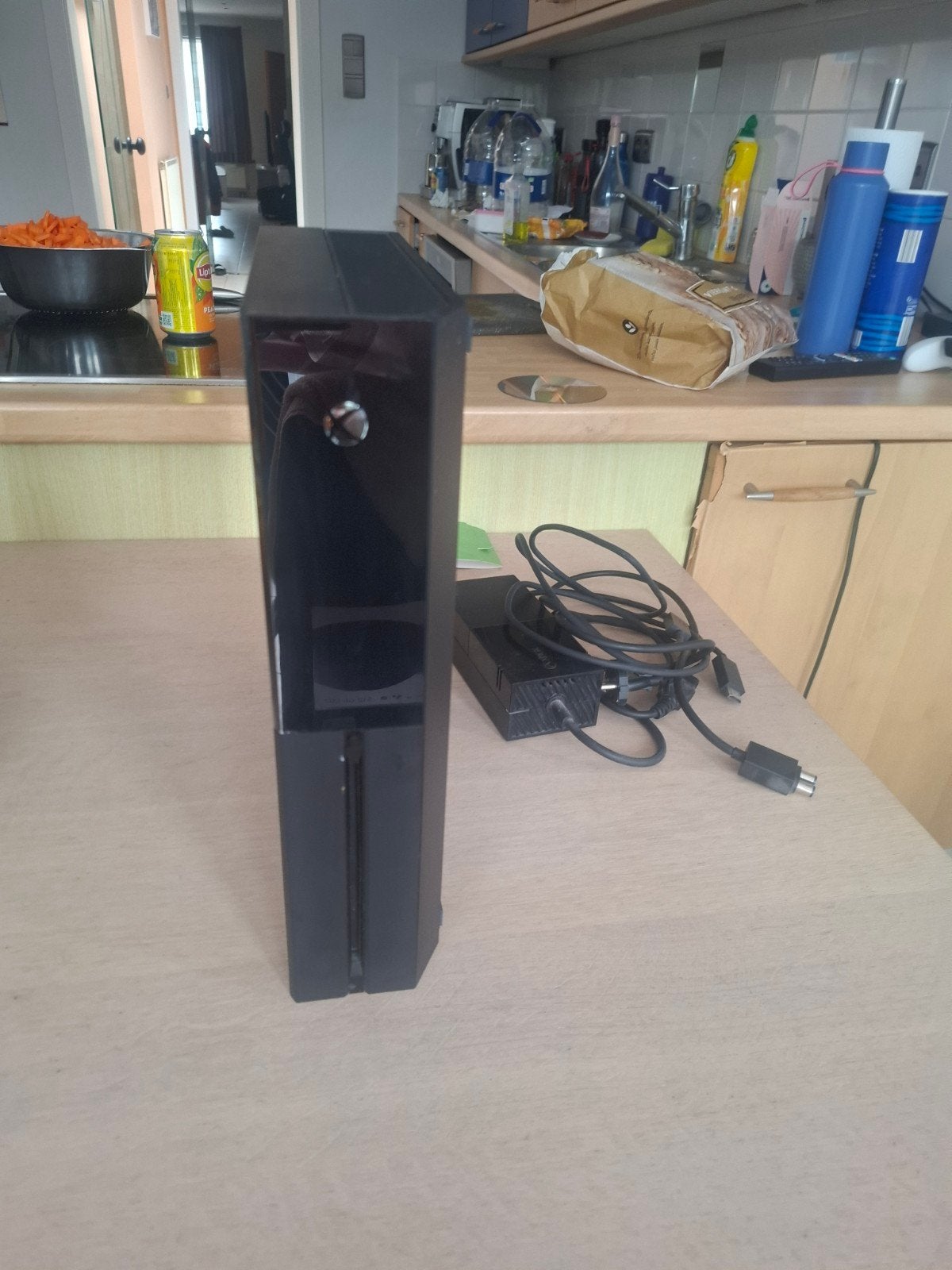 x box one met 6 spellen en 2 controllers, Consoles de jeu & Jeux vidéo, Consoles de jeu | Xbox 360, 512 MB, Enlèvement, Utilisé