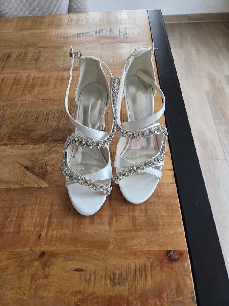 Bruidsschoenen maat 40, Wit, Nieuw, Ophalen of Verzenden, Schoenen met hoge hakken