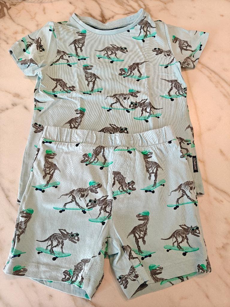 Pyjama someone maat 110, Enfants & Bébés, Vêtements enfant | Taille 110, Enlèvement, Comme neuf