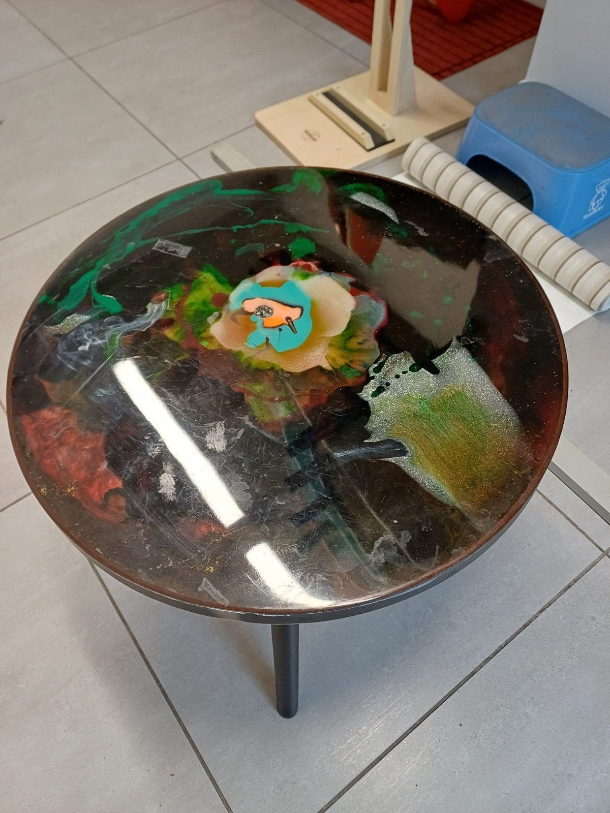 1 salon tafel afgewerkt in epoxy, Huis en Inrichting, Ophalen