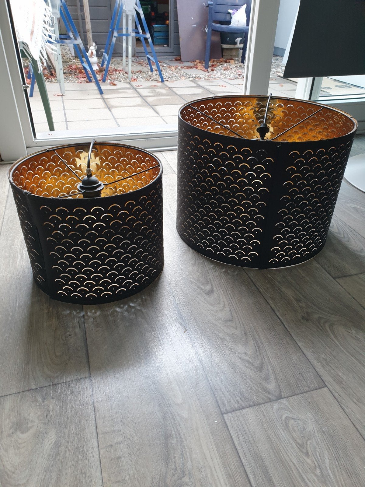 lampekap, Ophalen, Zo goed als nieuw