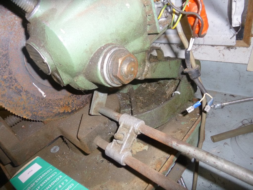 metaal afkortzaag 220 volt, Enlèvement, Utilisé, Scie à onglet