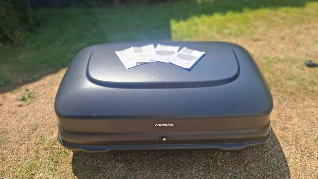 trekhaakkoffer Norauto Moving Box EVO + plaform, Auto diversen, Dakkoffers, Zo goed als nieuw, Ophalen