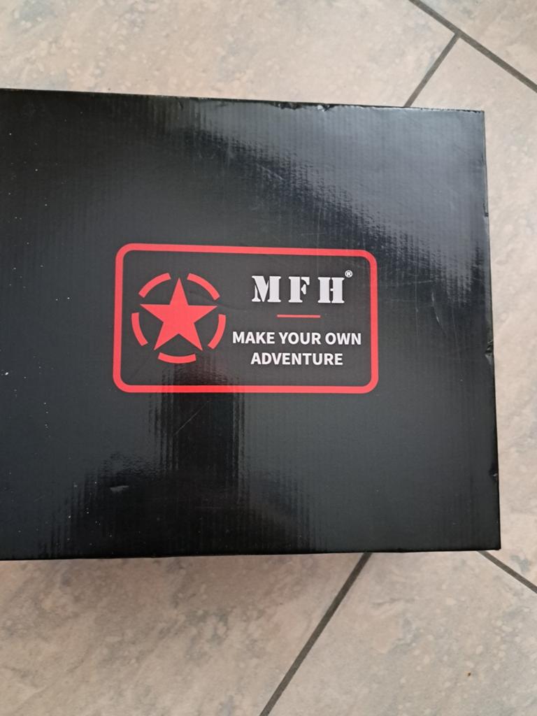 Chaussures type militaire, Vêtements | Femmes, Chaussures, Enlèvement