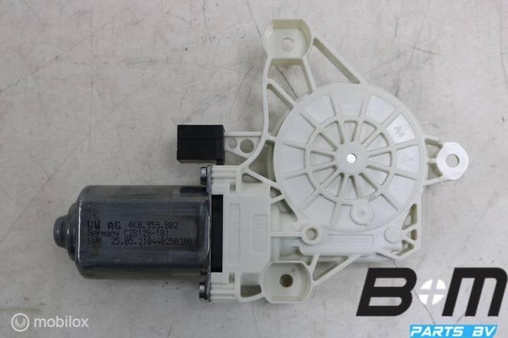 Raammotor rechtsvoor VW Passat B8 Var. FL GTE 4K0959802, Utilisé