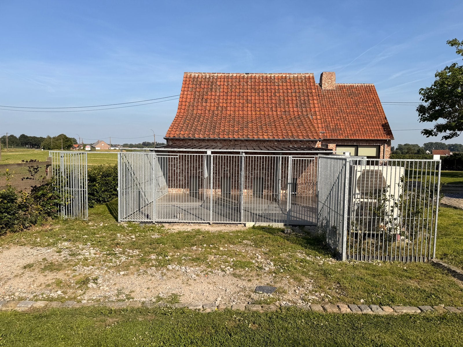 Hondenkennel ca 50 vierkante meter, Dieren en Toebehoren, Hondenhokken, Ophalen, Hondenkennel, 110 cm of meer, 100 cm of meer
