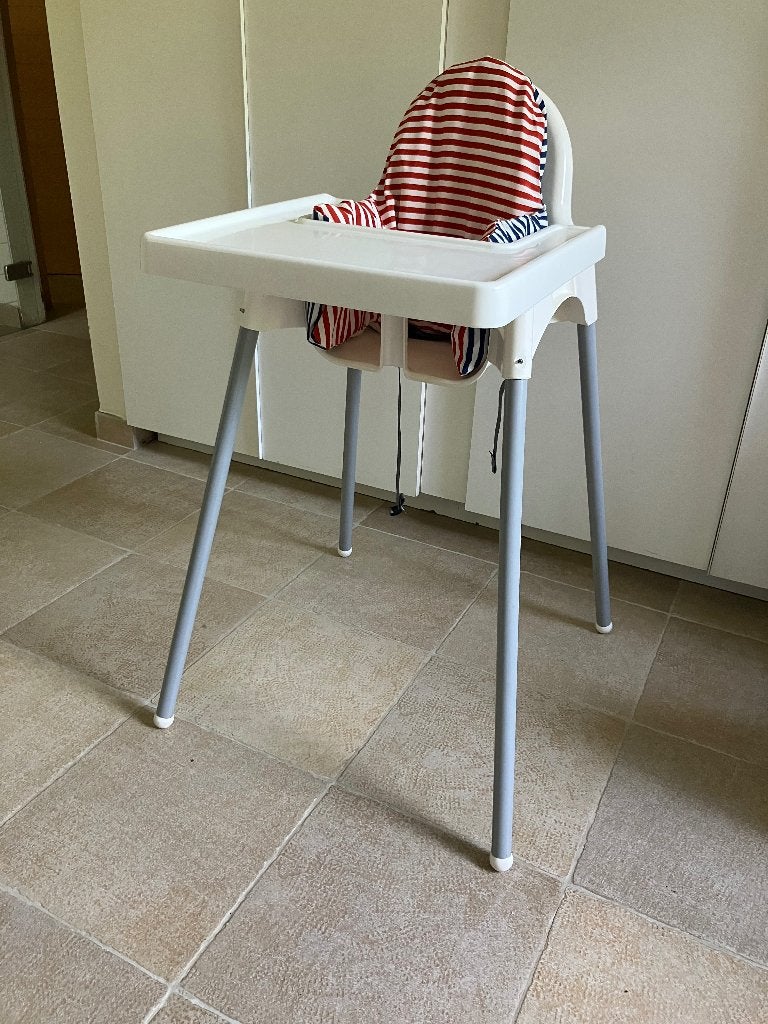 Chaise bébé IKEA, Enfants & Bébés, Enlèvement, Comme neuf, Chaise de table, Ceinture(s)