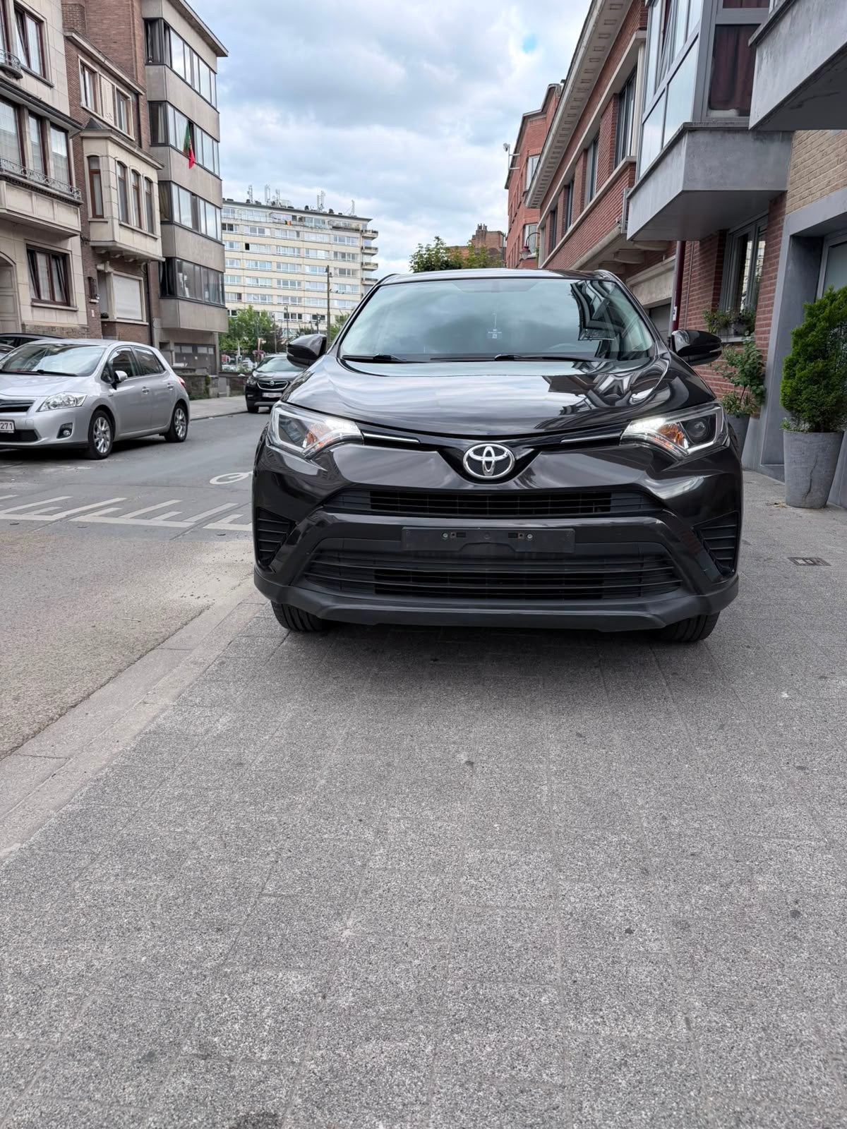 Toyota rav4 diesel 168dkm schoon 0485905657, Auto's, Toyota, Voorwielaandrijving, Euro 5, Stof, Bedrijf