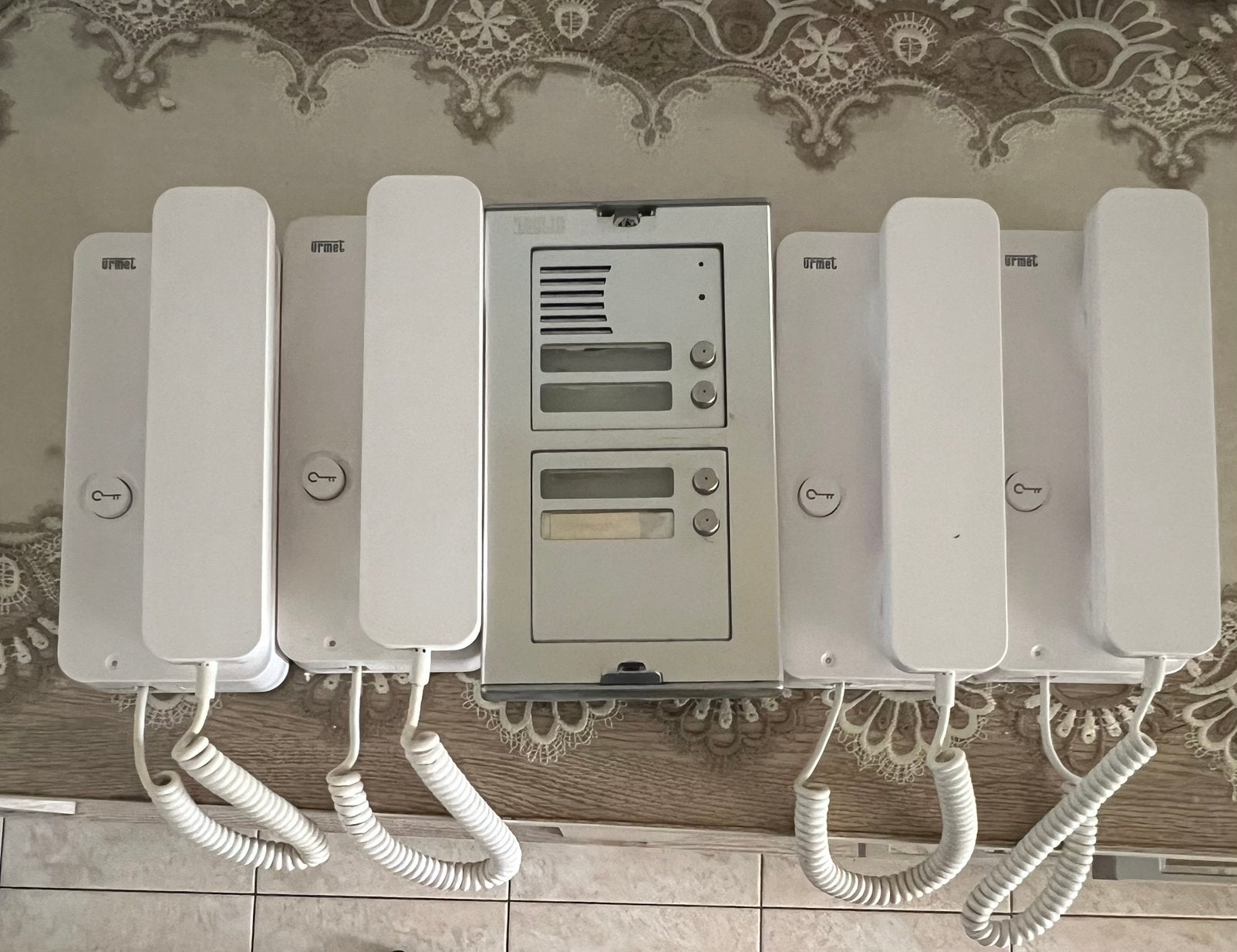 Parlophone / Interphone Urmet complet 4 appartements, Enlèvement, Utilisé