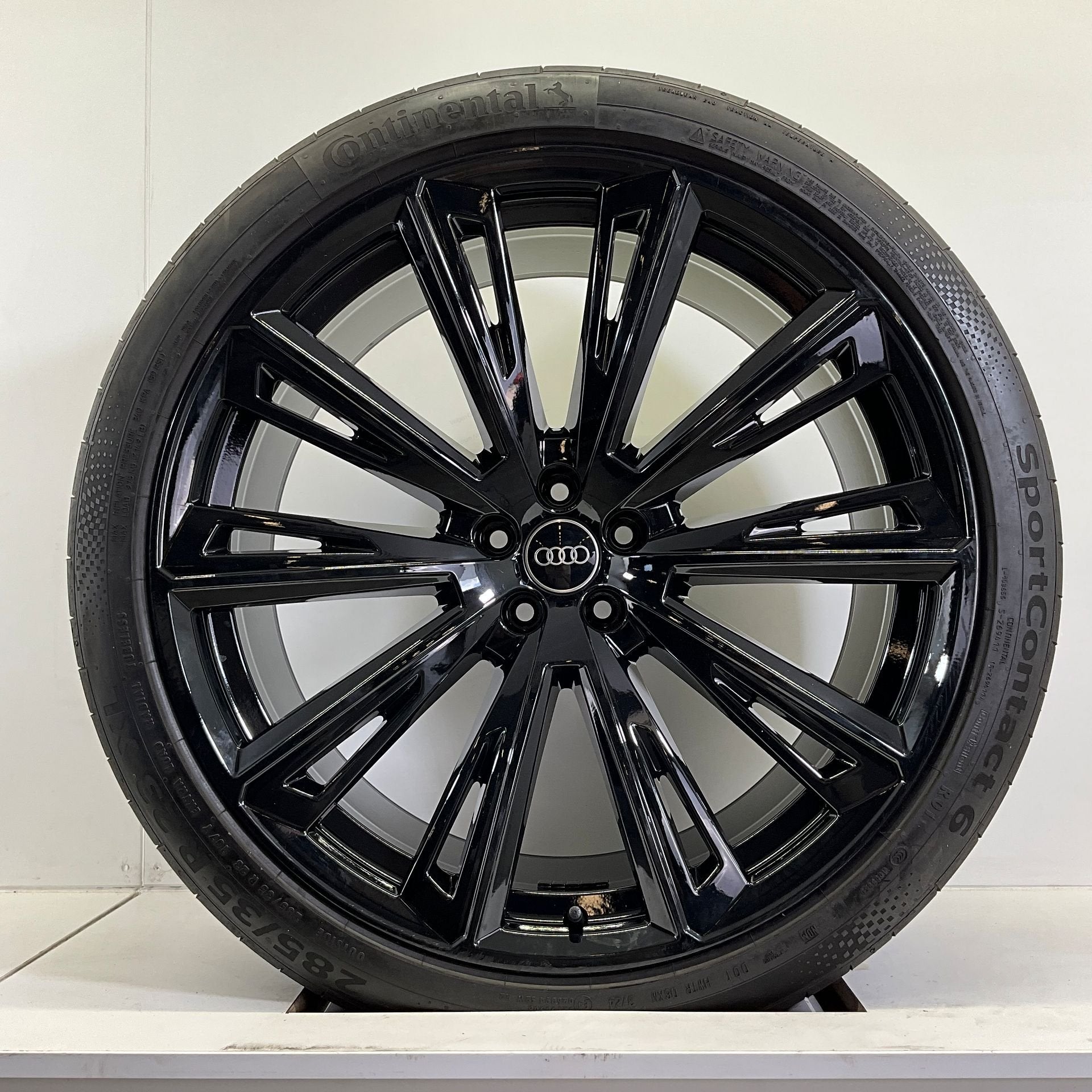 AUDI RSQ8 SQ8 Q8 SET VELGEN + ZOMERBANDEN 23 INCH, Auto-onderdelen, Gebruikt, -, 285 mm, -