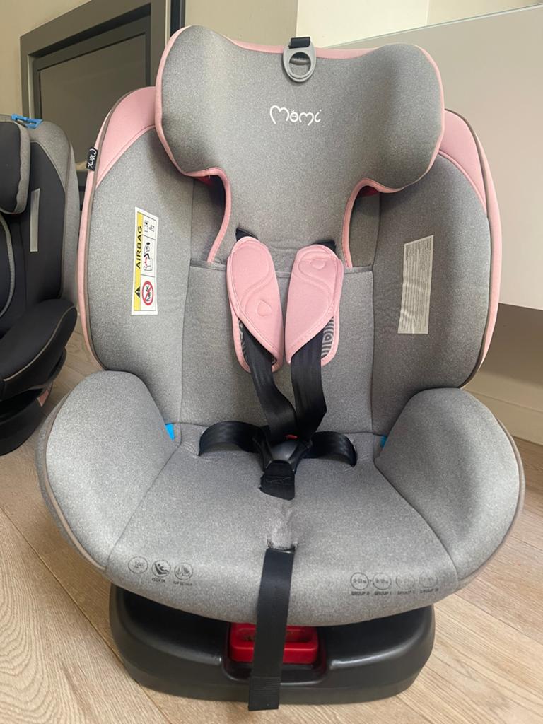 Momi Autostoel, Ophalen, Zo goed als nieuw, Isofix