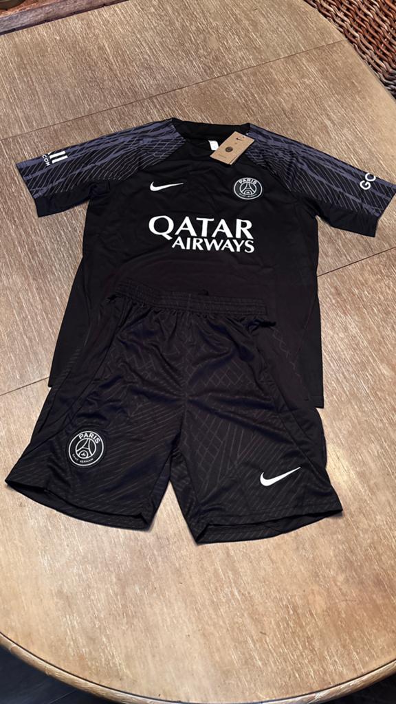 Psg voetbal set, Sport en Fitness, Maat S, Ophalen of Verzenden, Nieuw, Trainingspak