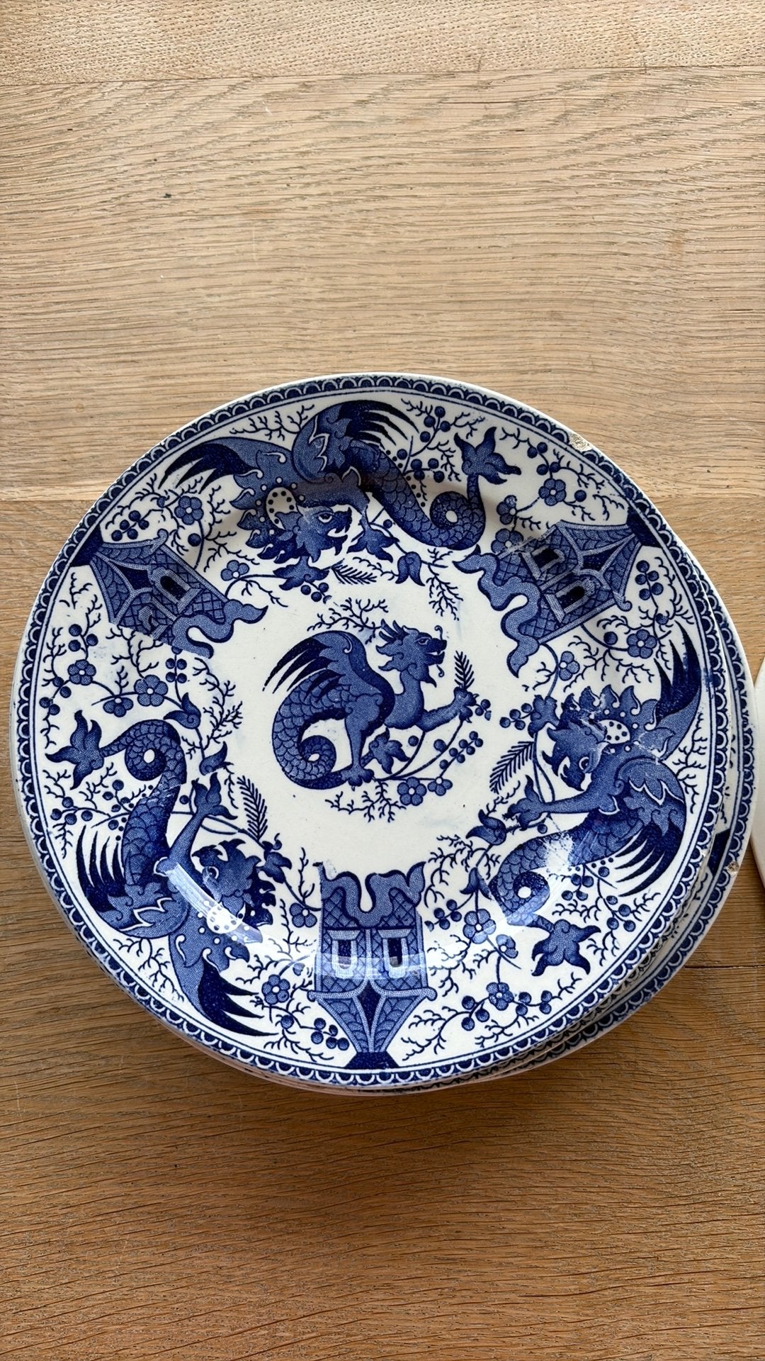 Dragon dessertborden, Ophalen