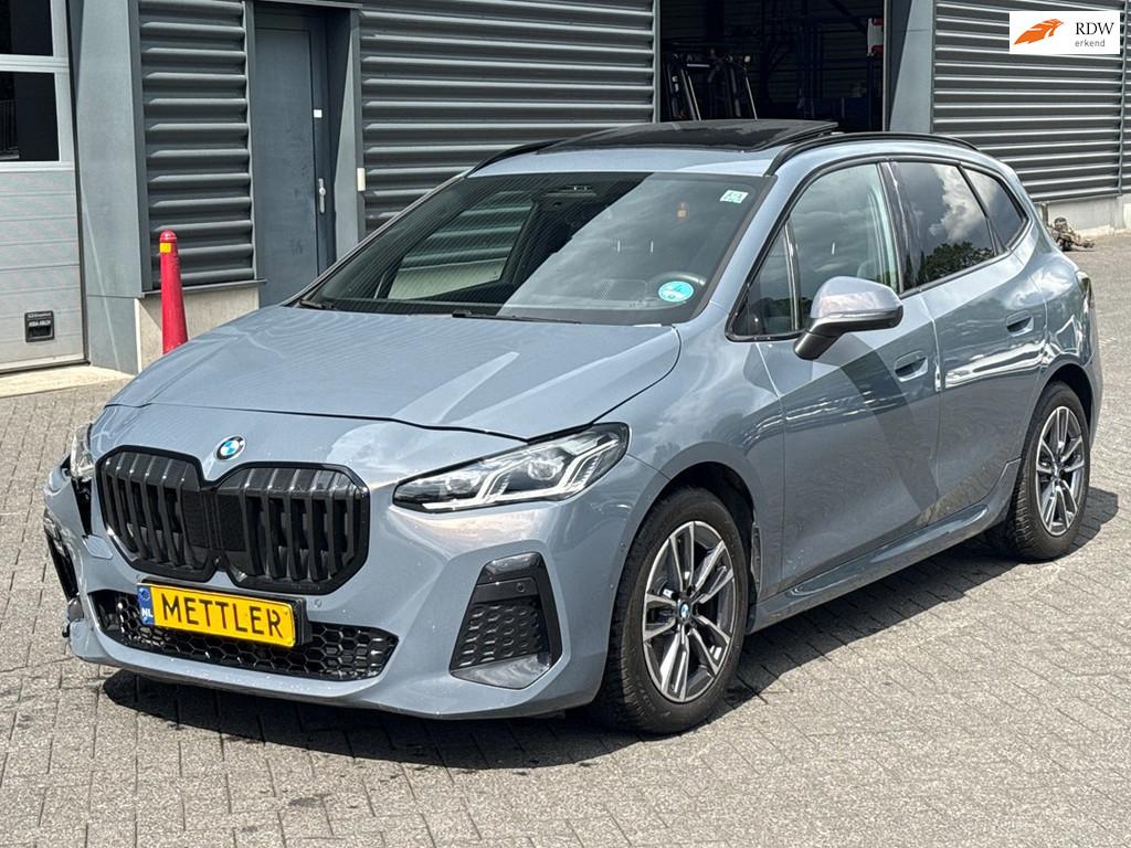 BMW 2-serie Active Tourer 220i, M Sportpakket | harman kardo, Auto's, BMW, Automatische klimaatregeling, Monovolume, Gebruikt