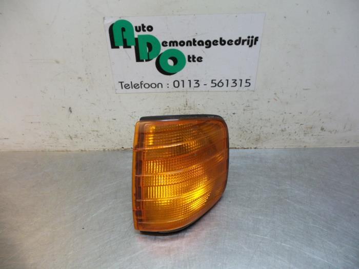 Feu clignotant gauche d'un Mercedes 260SE-600SEL, Autos : Pièces & Accessoires, Éclairage, Mercedes-Benz, Utilisé, 3 mois de garantie